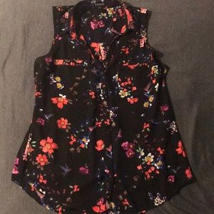 Floral express sleeveless blouse